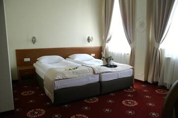 Фото номера Трехместный номер Отель Hotel President г. Коцк 2